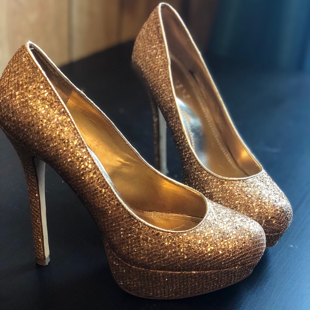 BAKERS gold glitter Stilettos